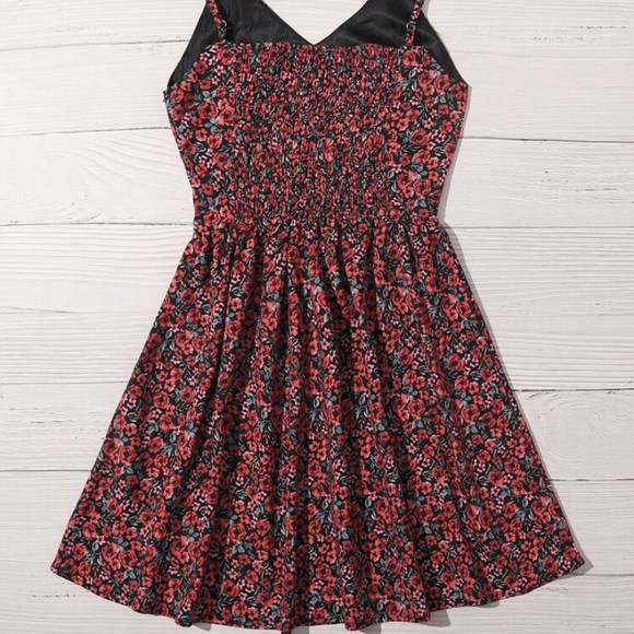 SHEIN FLORAL ROSE DRESS - Picture 2 of 9